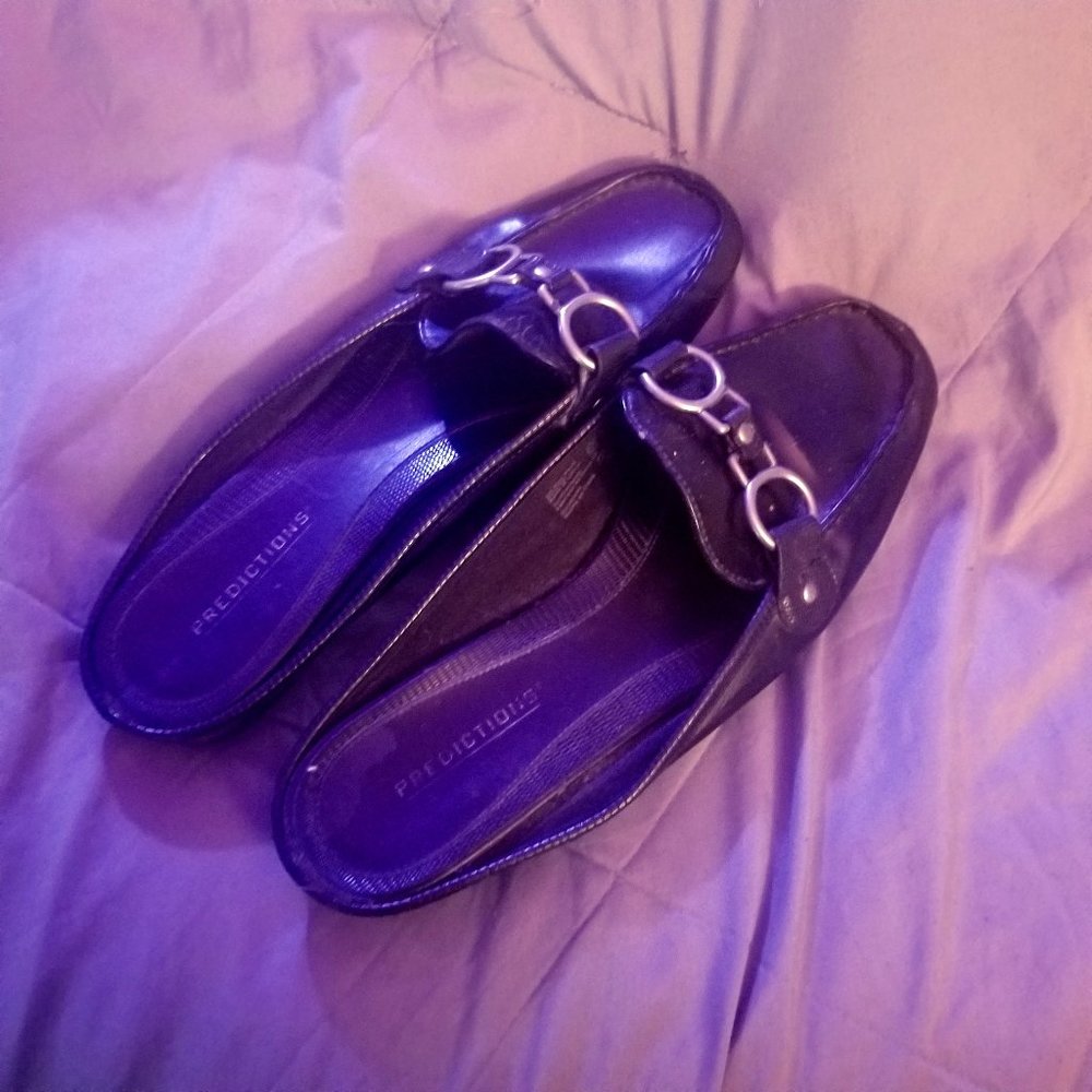 Predictions Size 10 Black Pleather Slide Shoes